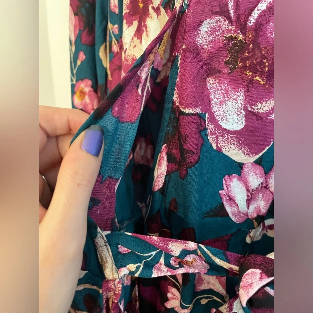 NWT Band of the Free wrap dress in floral pine plum - Picture 3 of 4